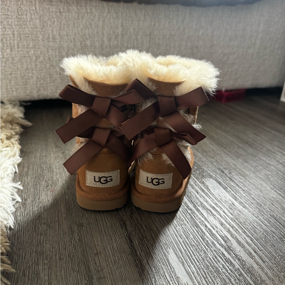 UGG Tan Boots with Cream Fur and Brown Bows